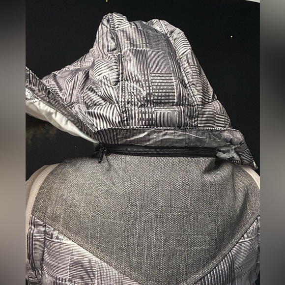 Lole Women's Gray Plaid Ski Jacket with Fur Hood - Picture 5 of 12